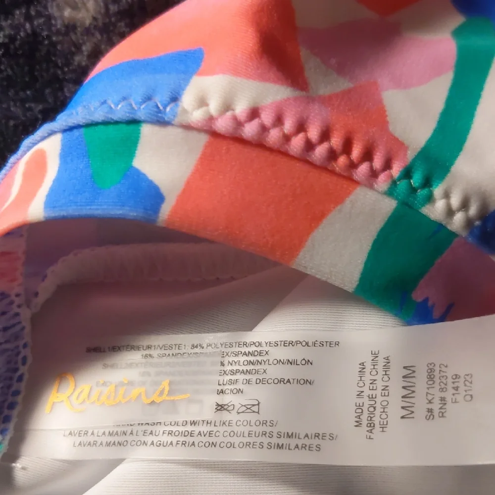 Raisins Swim Wear Co. White Cream Raglan Long Sleeve Size Medium - Picture 4 of 4